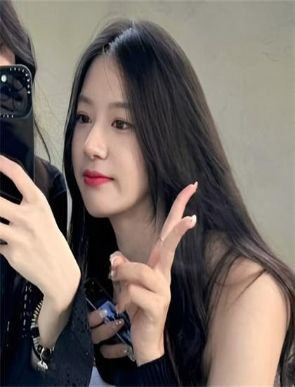 老太太重生七零叨叨叨治养女拍摄技巧分析：镜头语言与画面构图探讨